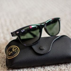 Ray-Ban New Wayfarer Sunglasses RB2132